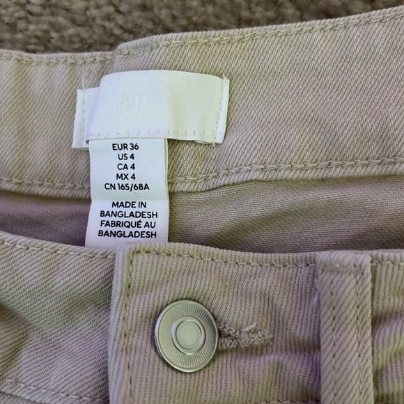 H & M Tan Jeans Size 4- imperfection on back as shown in picture - Picture 5 of 5